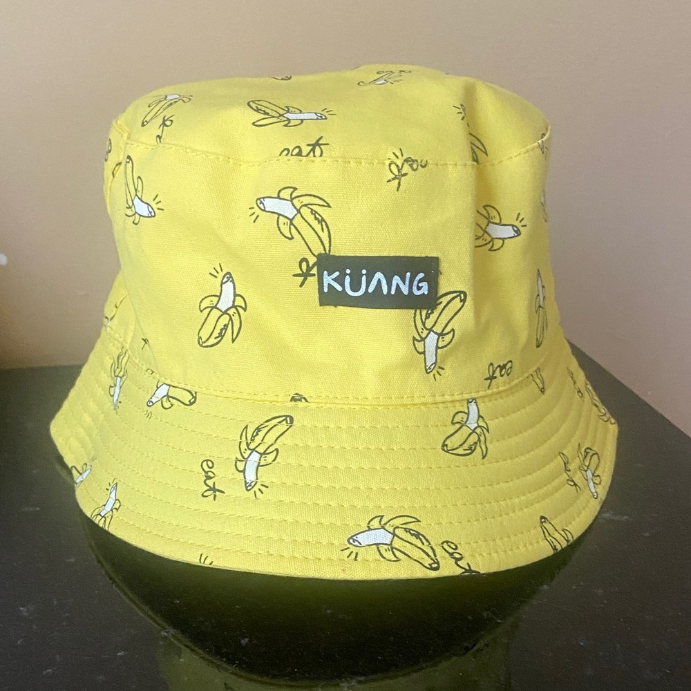 🌺Kuang Yellow Banana Print Bucket Hat never been used